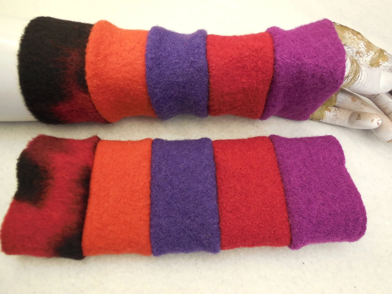 warme Wollwalk Handschuhe Schurwolle Kochwolle Armstulpen dehnbar und weich Ideal zu Kleidern, Pulli zum Drunterziehen, beliebtes Geschenk