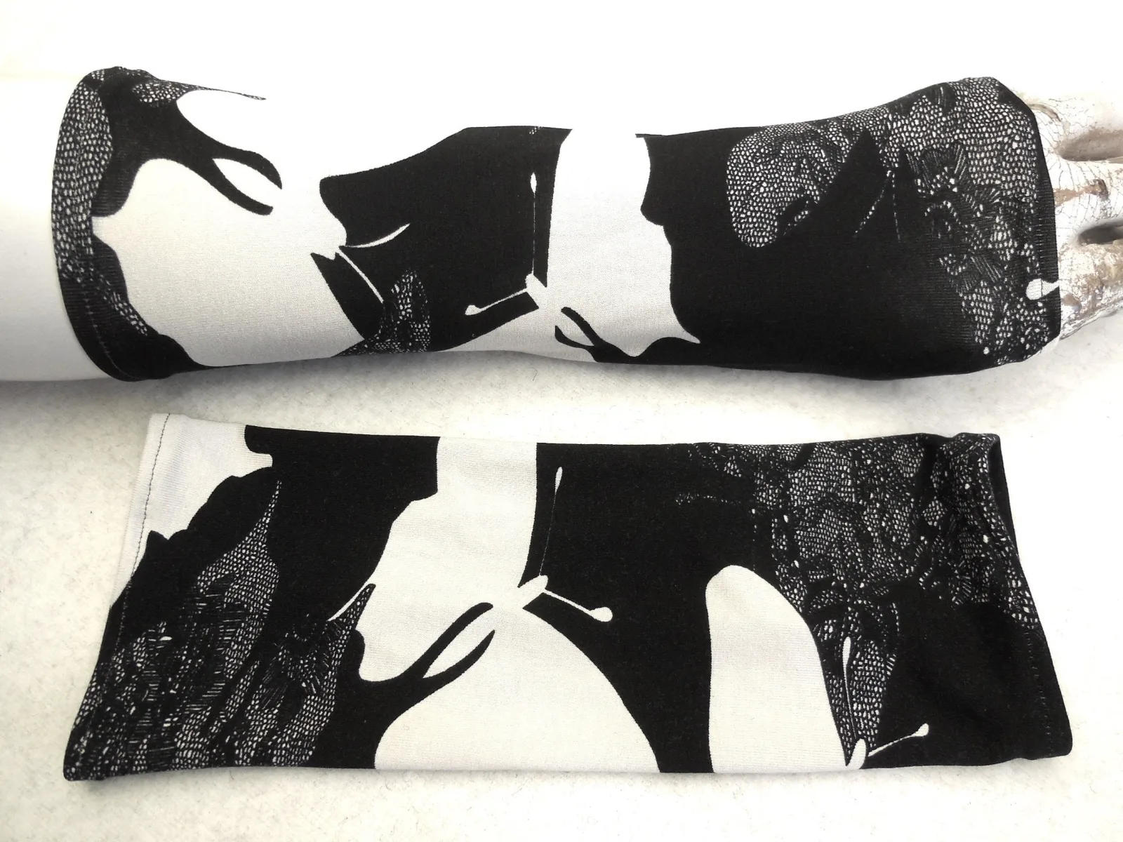 Schmetterlinge weiche Handschuhe, einmalig leichte Armstulpen, ideal zu Kleidern, schön dehnbar, Schwarz, Geschenk – Bild 5