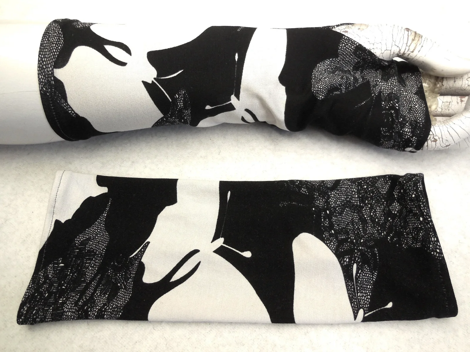Schmetterlinge weiche Handschuhe, einmalig leichte Armstulpen, ideal zu Kleidern, schön dehnbar, Schwarz, Geschenk – Bild 4