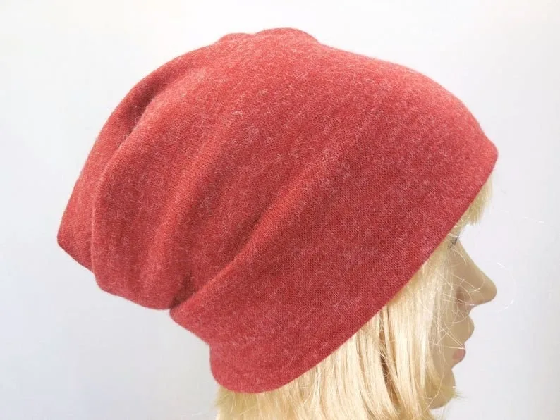 warmer leichter Beanie aus weicher Strickwolle doppelt gelegt zum Wenden eine Mütze die dich behütet, zu allen 4 Jahreszeiten ein Geschenk – Bild 9