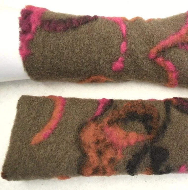 weich warm Wollwalk Handschuhe Schurwolle Kochwolle Armstulpen dehnbar 3D Muster braun orange schwarz behaglich, geborgen glücklich Geschenk – Bild 2