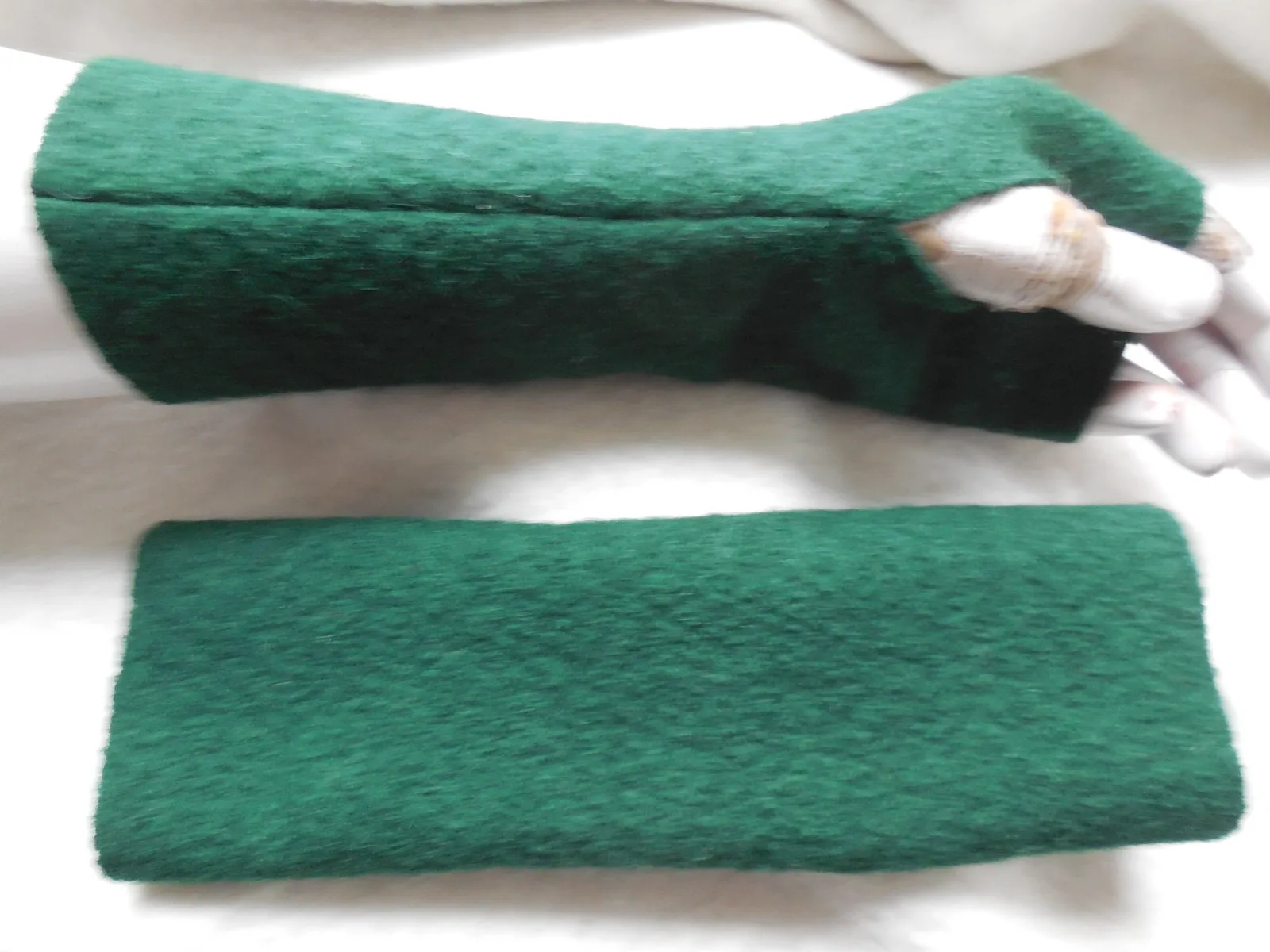 unglaublicher Farbwechsler weiche warme Handschuhe Wollwalk robust, wertvoll aus tiroler Kochwolle, Wollwalk von Tannen-Blau bis Moos-Grün – Bild 5
