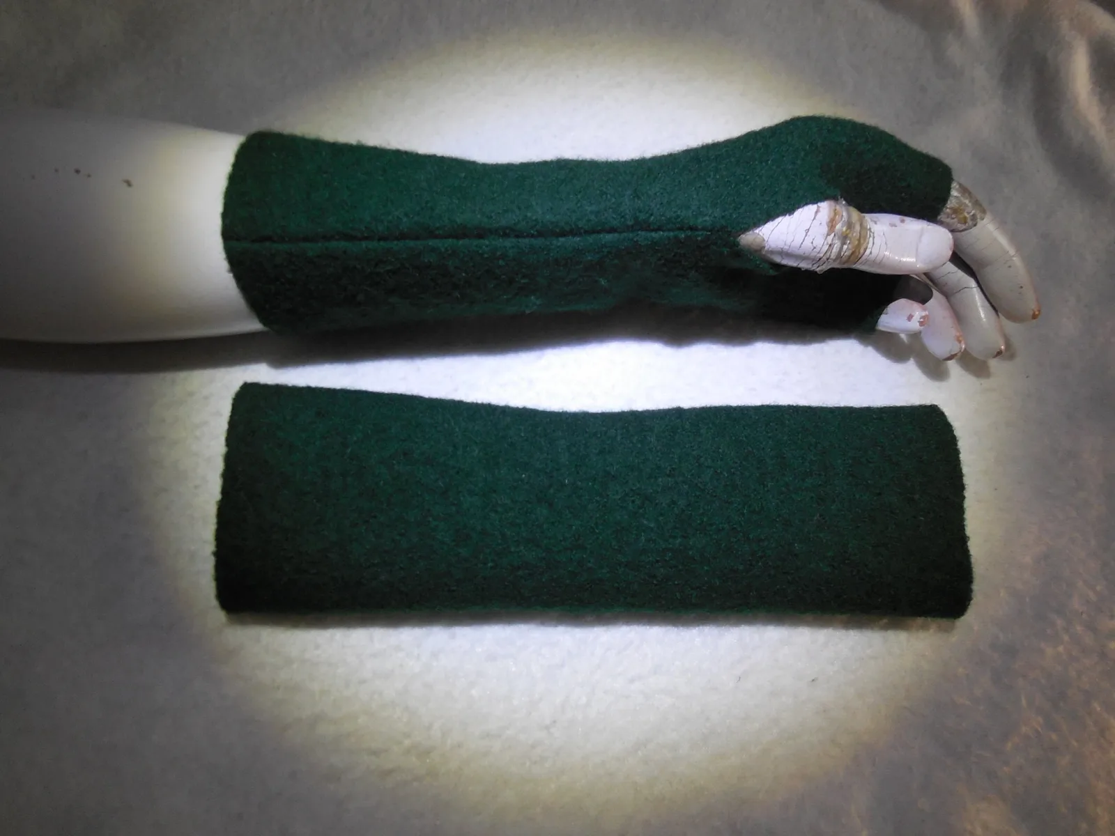 unglaublicher Farbwechsler weiche warme Handschuhe Wollwalk robust, wertvoll aus tiroler Kochwolle, Wollwalk von Tannen-Blau bis Moos-Grün