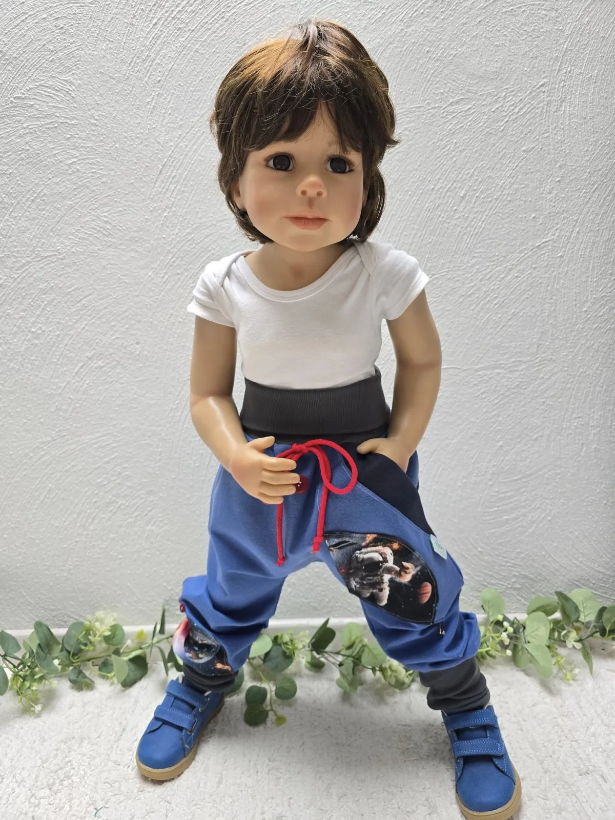 Sweat Organic Pumphose Jungen 104/110 – Mitwachshose Blau, Astronaut – Bild 5