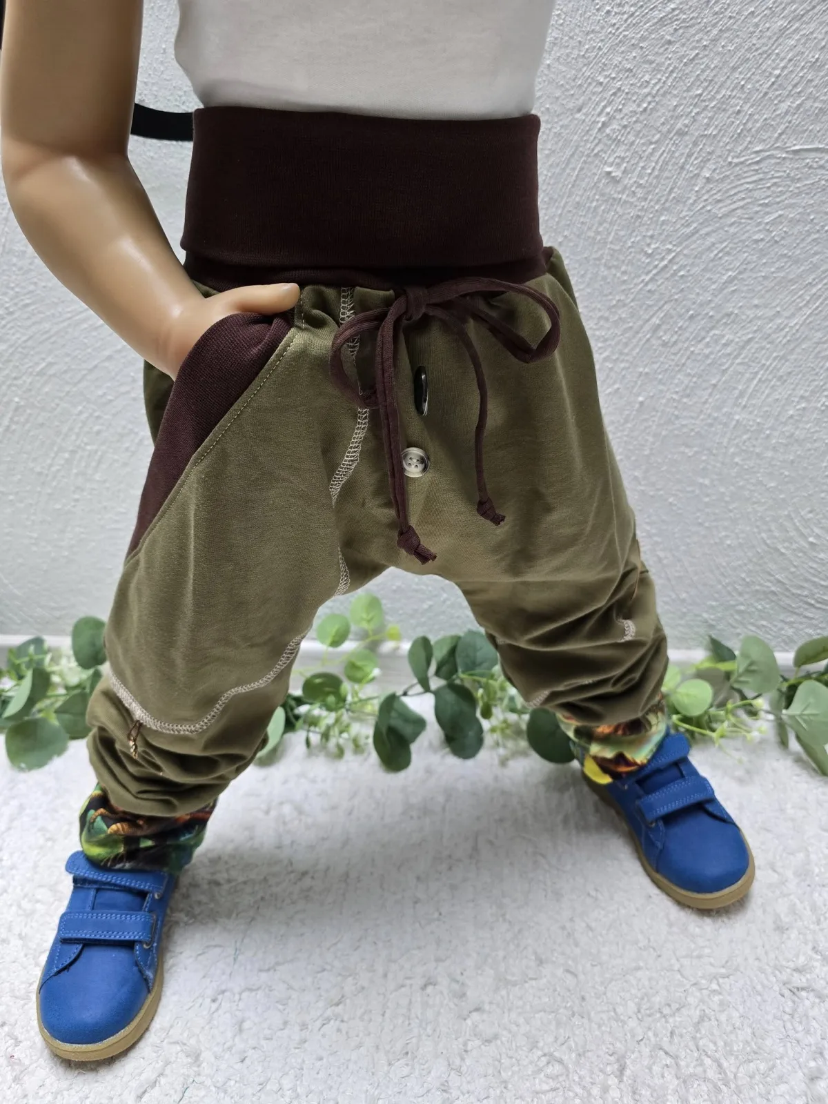 Sweat Organic Pumphose Gr.104/110 Khaki Mitwachshose Dinosaurier – Bild 2