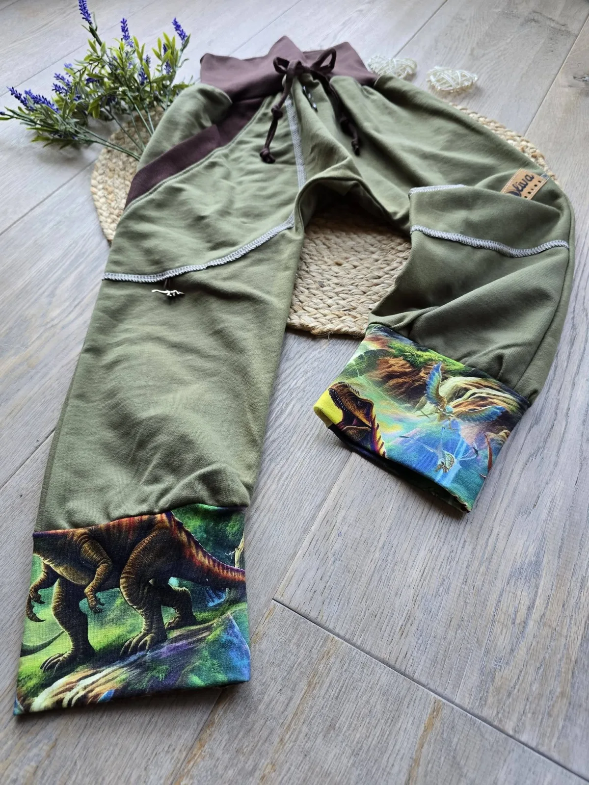 Sweat Organic Pumphose Gr.104/110 Khaki Mitwachshose Dinosaurier – Bild 6