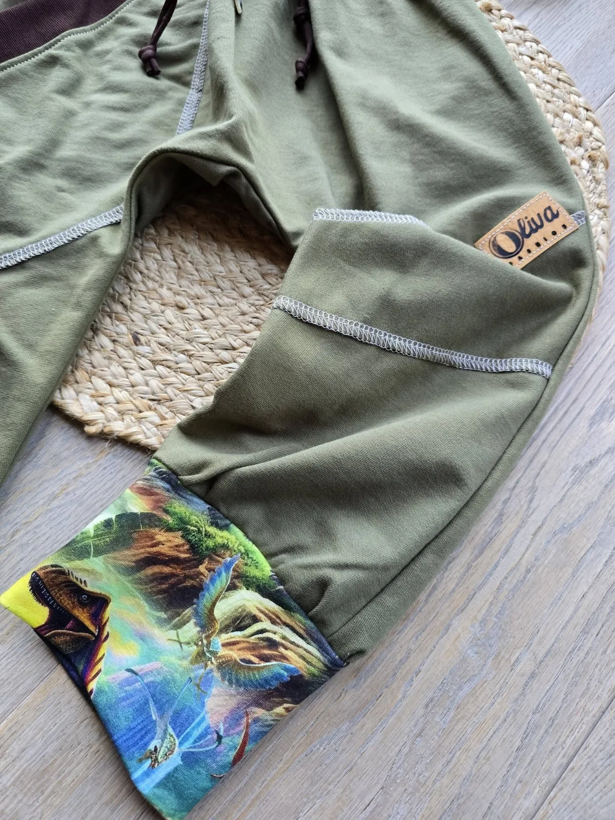 Sweat Organic Pumphose Gr.104/110 Khaki Mitwachshose Dinosaurier – Bild 4