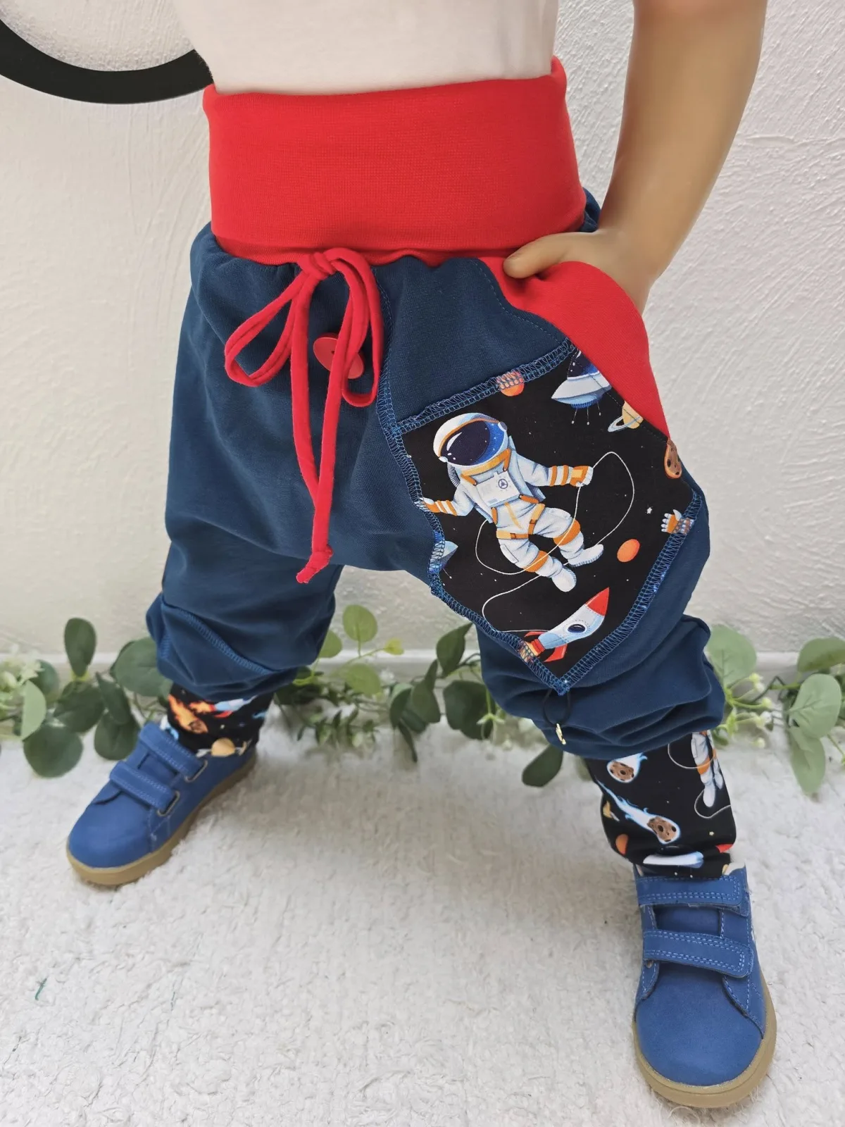 Sweat Organic Pumphose Jungen 104/110 Mitwachshose Astronaut – Bild 2