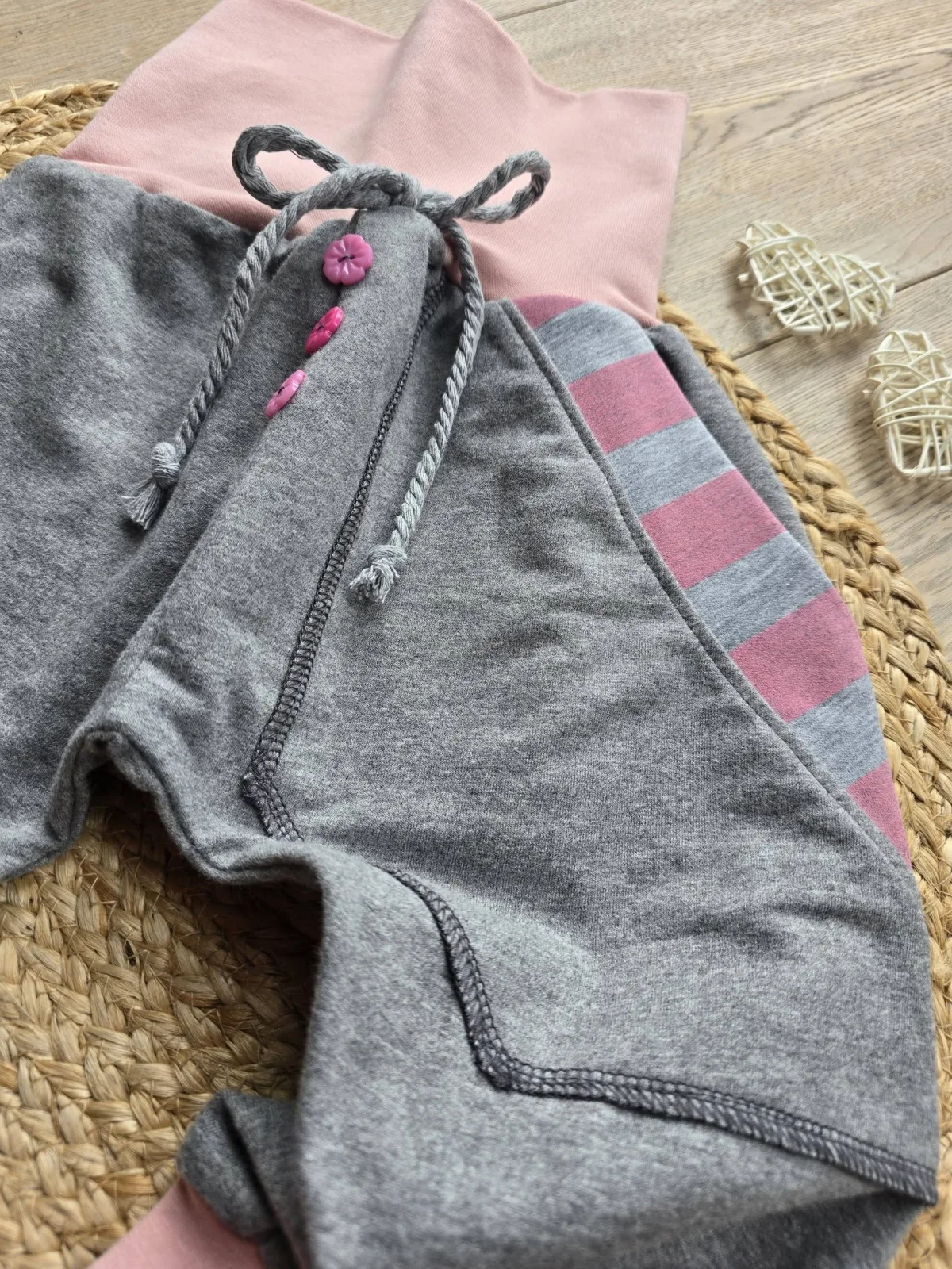 Sweat Bio Pumphose 92/98 Grau/Rosa Mitwachsend Unikat Mädchen – Bild 4