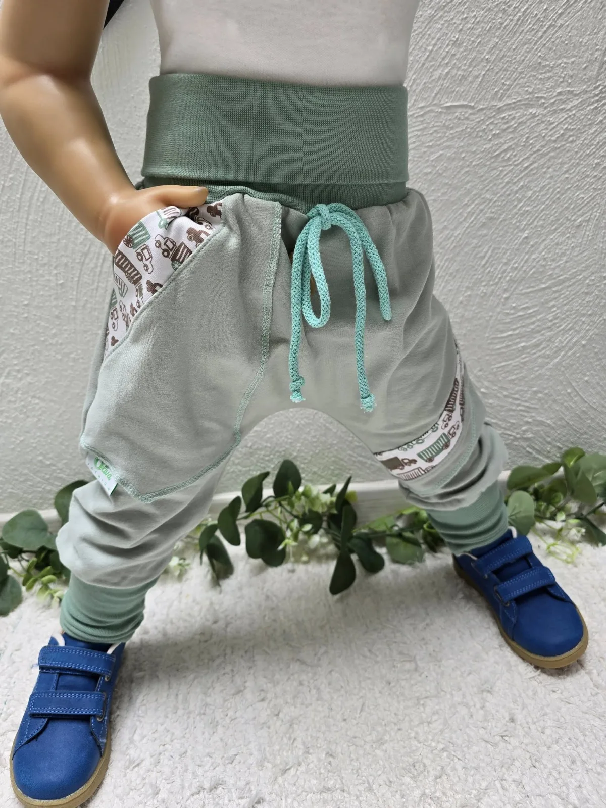 Sweat Bio Pumphose 92/98 Hellgrün Unikat für Jungen LKW