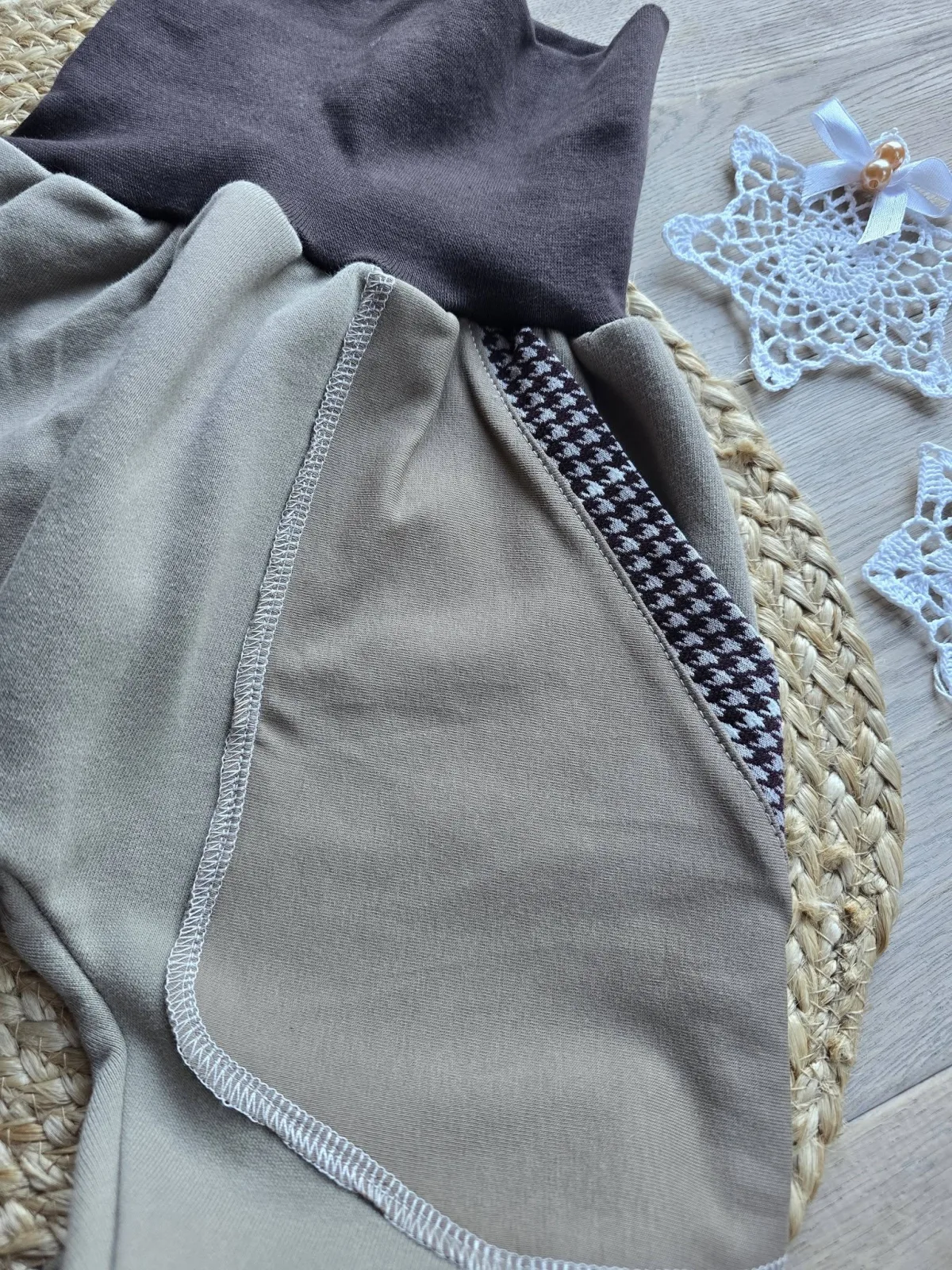 Kuschelige Pumphose aus angerautem Wintersweat Gr.92/98 – Bild 3