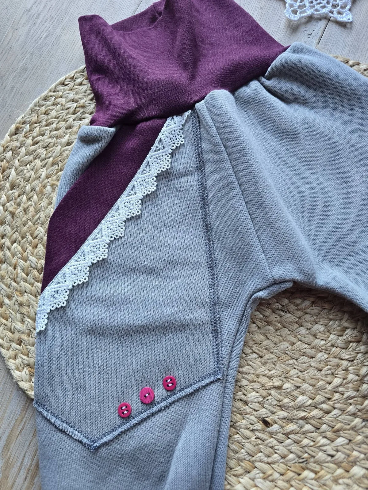 Kuschelige Pumphose aus angerautem Wintersweat Gr.98-104 Mädchen – Bild 3