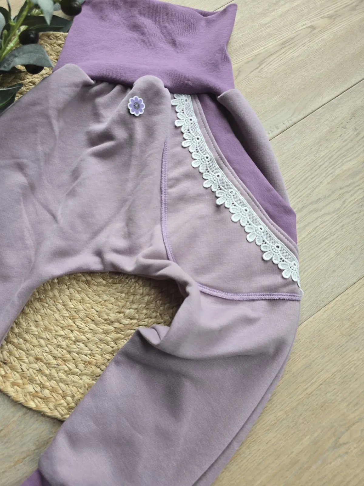 Mädchen Pumphose mit Spitze 128/134 Organic dickerem Sweat Übergang – Bild 2