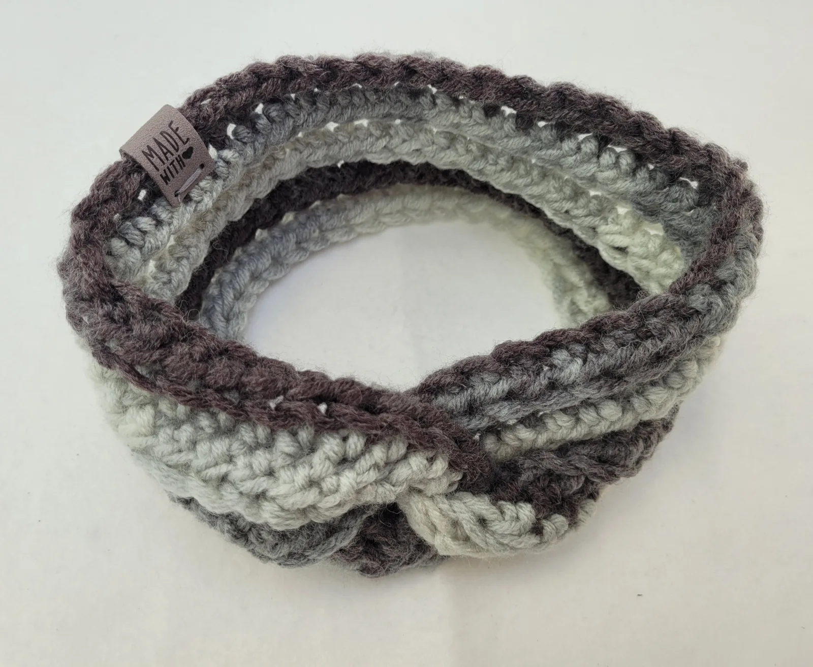 Handgehäkeltes Stirnband für Damen in Grautönen Winter Haarband Kopfbedeckung dicke Mischwolle (20% Wolle) KU 52–56 cm – Bild 6