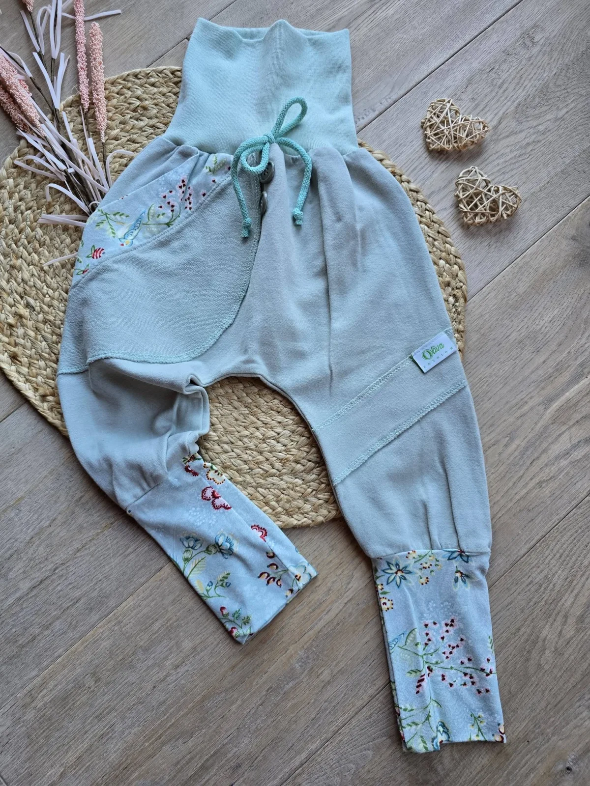 Sweat Bio Pumphose Mädchen Unikat 98/104 Hellgrün Blumen Übergang