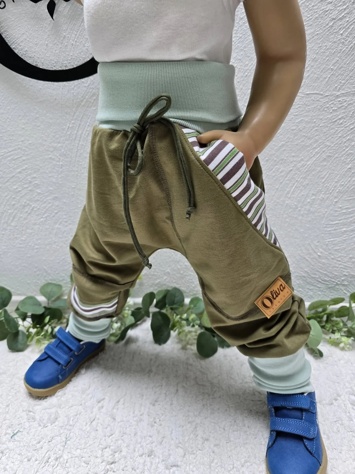 Organic Sweat Pumphose Unikat 98/104 Khaki, Tasche mit Streifen