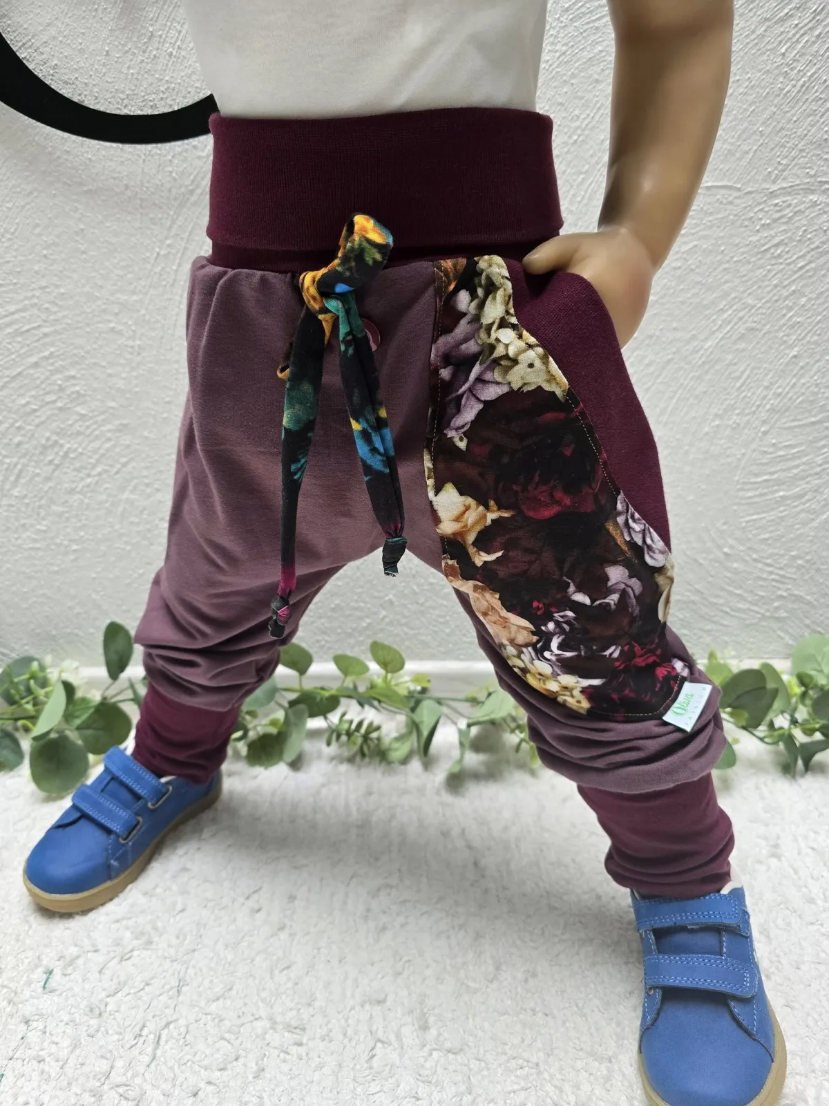 Pumphose Mädchen Organic Sweat Gr. 98/104 Beere mit Blumen