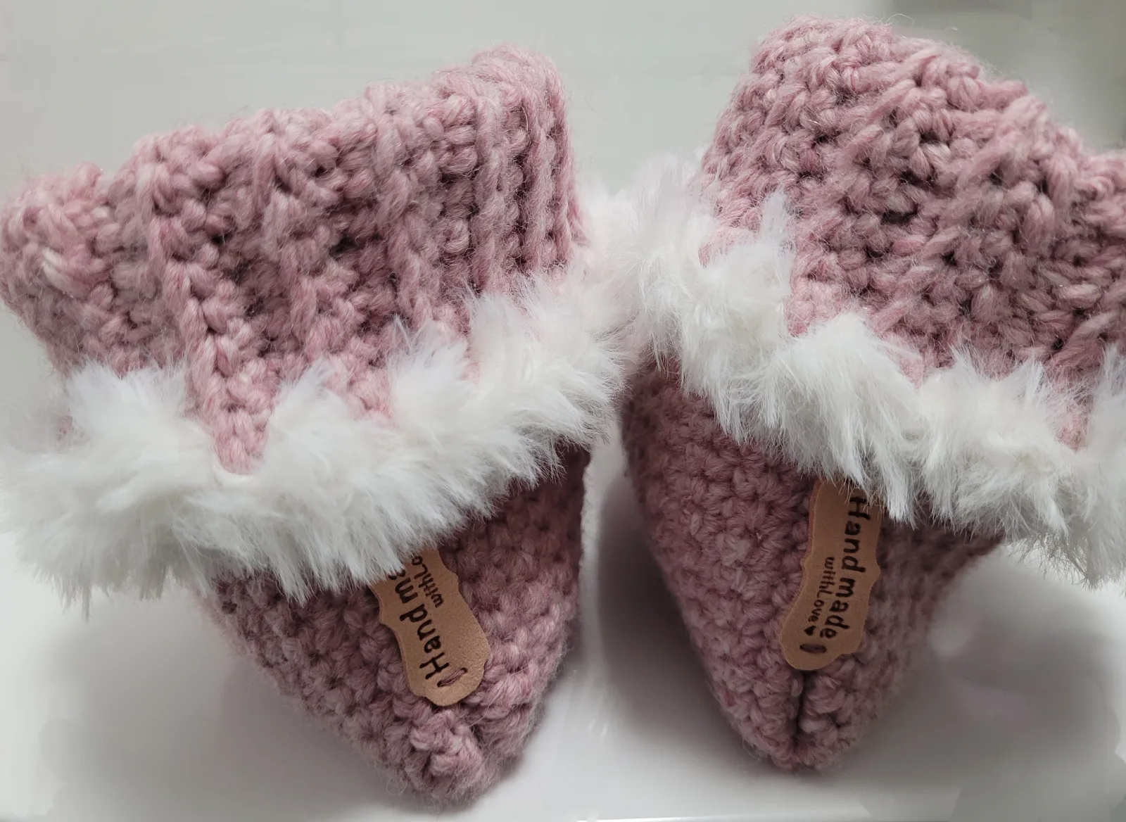 Gehäkelte Hausschuhe für Damen und großen Mädchen Altrosa mit flauschigem Rand und umklappbarem Umschlag Größe 37–40 – Bild 7