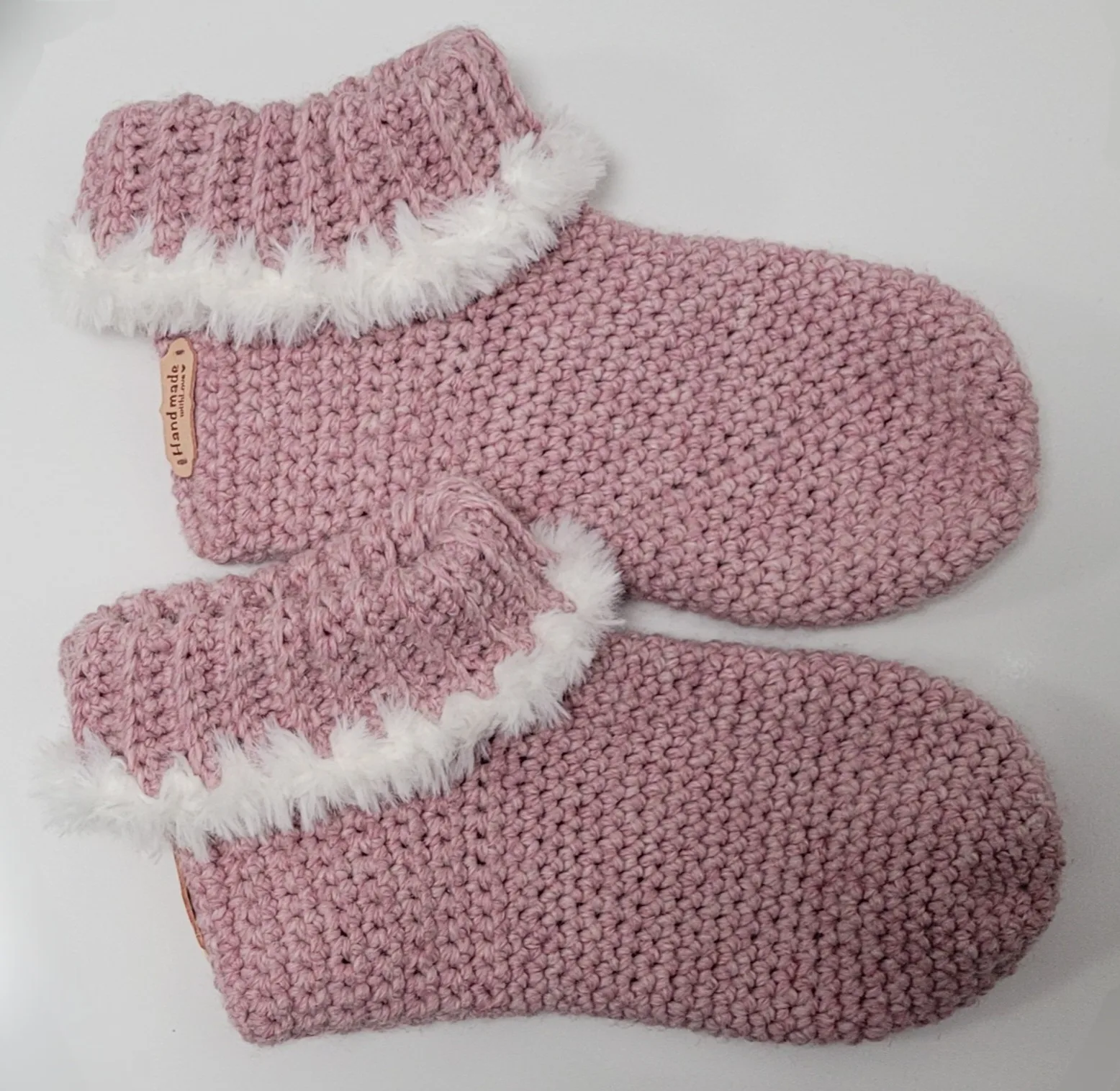 Gehäkelte Hausschuhe für Damen und großen Mädchen Altrosa mit flauschigem Rand und umklappbarem Umschlag Größe 37–40 – Bild 3
