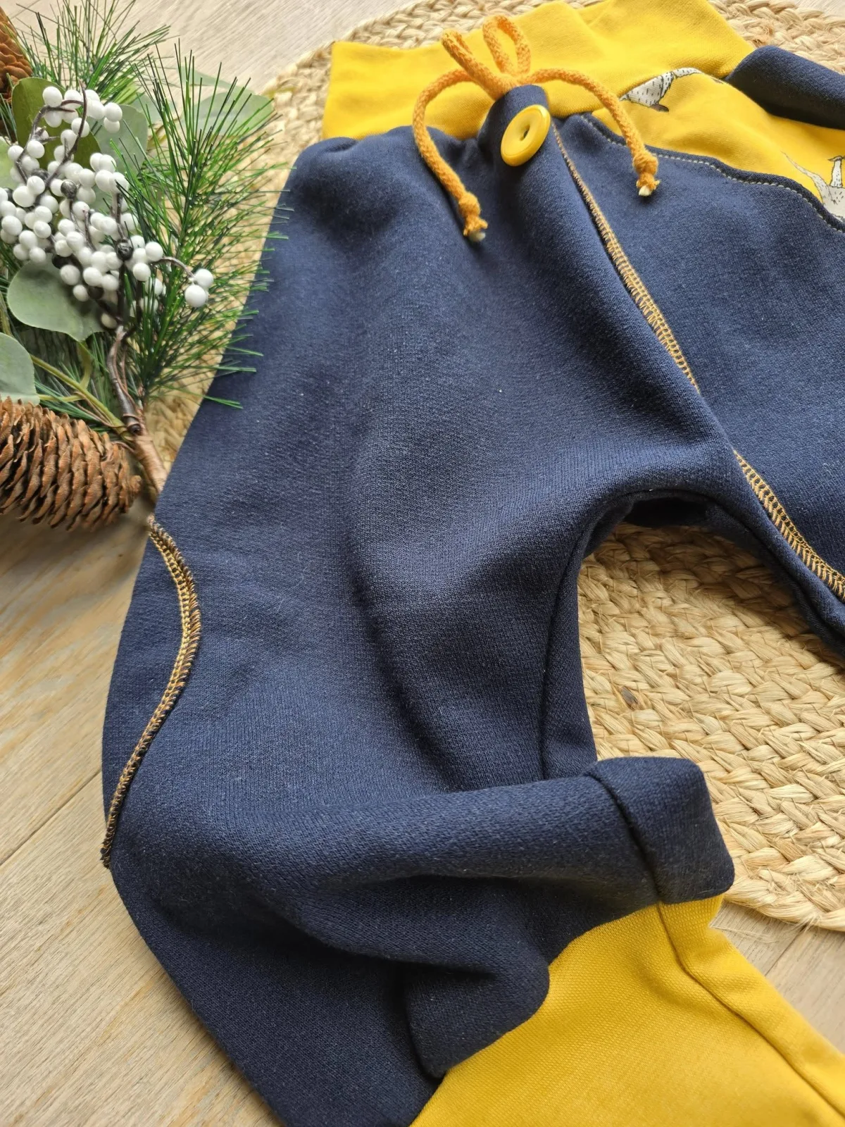 Kuschelige Pumphose aus angerautem Wintersweat Gr.98/104 – Bild 4