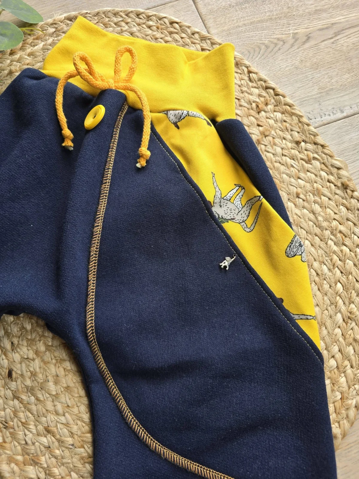 Kuschelige Pumphose aus angerautem Wintersweat Gr.98/104 – Bild 3
