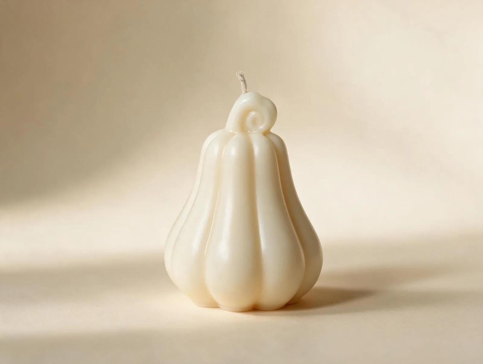 Kürbis Kerze aus Rapswachs – Herbstdeko & Geschenkidee – Bild 2