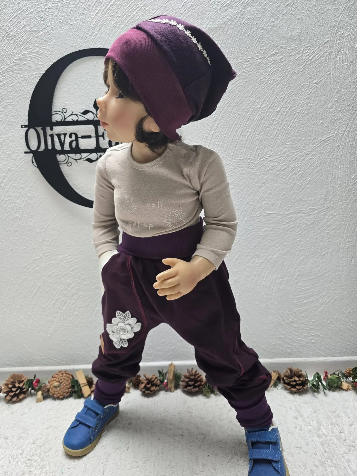 Pumphose aus Strickjersey Beere Blumenspitze Gr.98/104 Unikat, weich – Bild 3