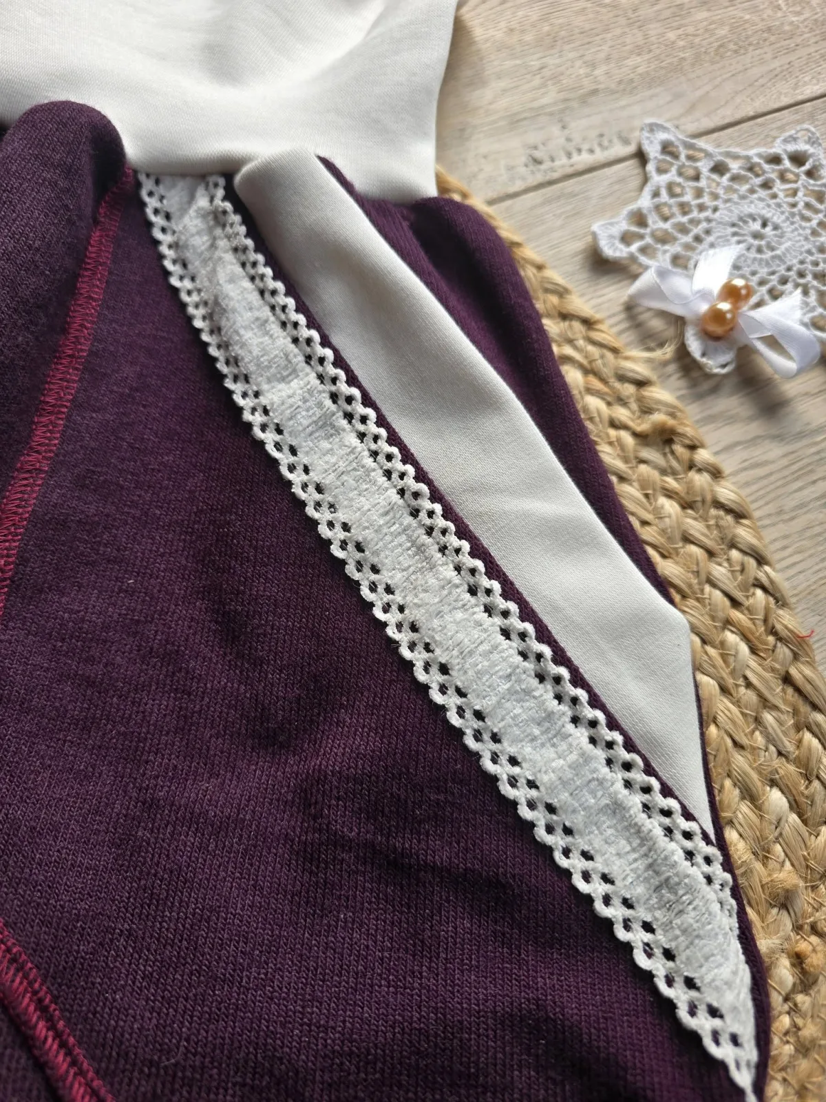 Pumphose aus Strickjersey Beere Spitze Gr.98/104 Unikat, weich – Bild 5