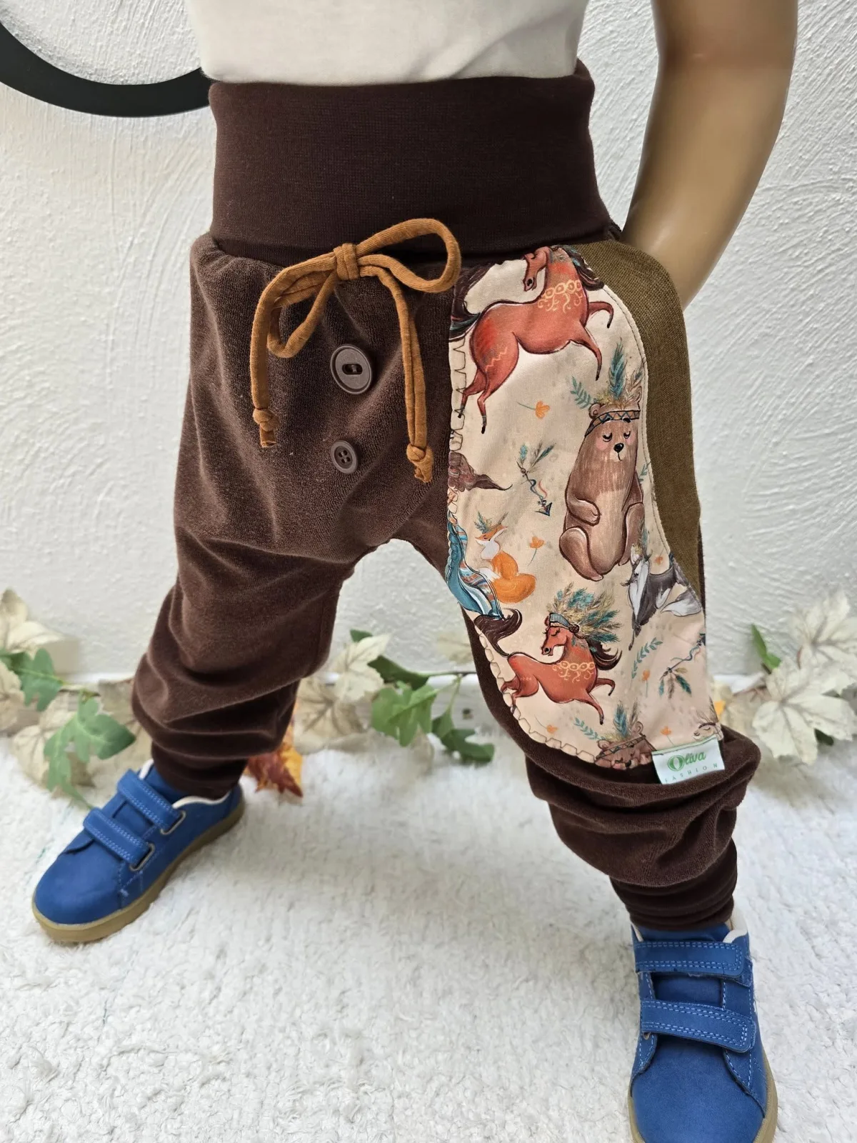 Frottee Kinderhose Gr.98/104 – Weiche Pumphose Braun mit Waldtiere