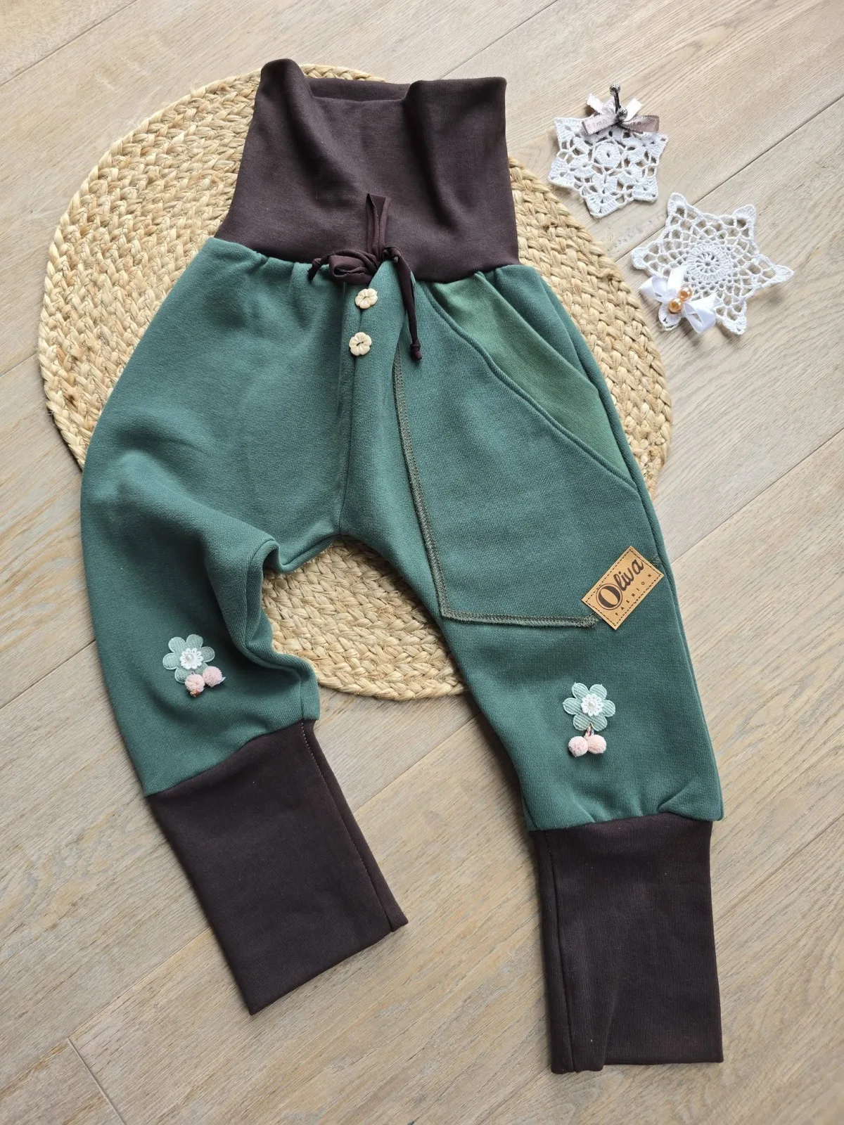 Warme Kinder Pumphose angerautem Wintersweat Gr. 98/104 Blumen