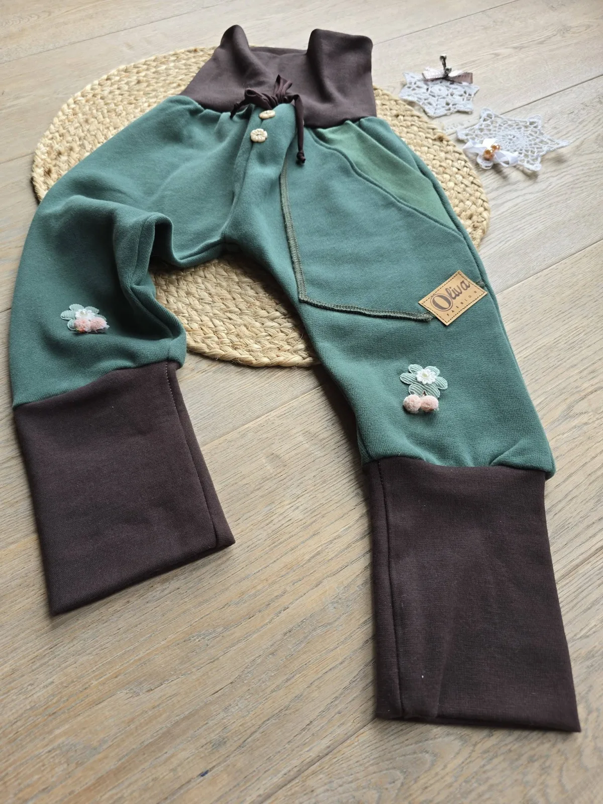 Warme Kinder Pumphose angerautem Wintersweat Gr. 98/104 Blumen – Bild 5