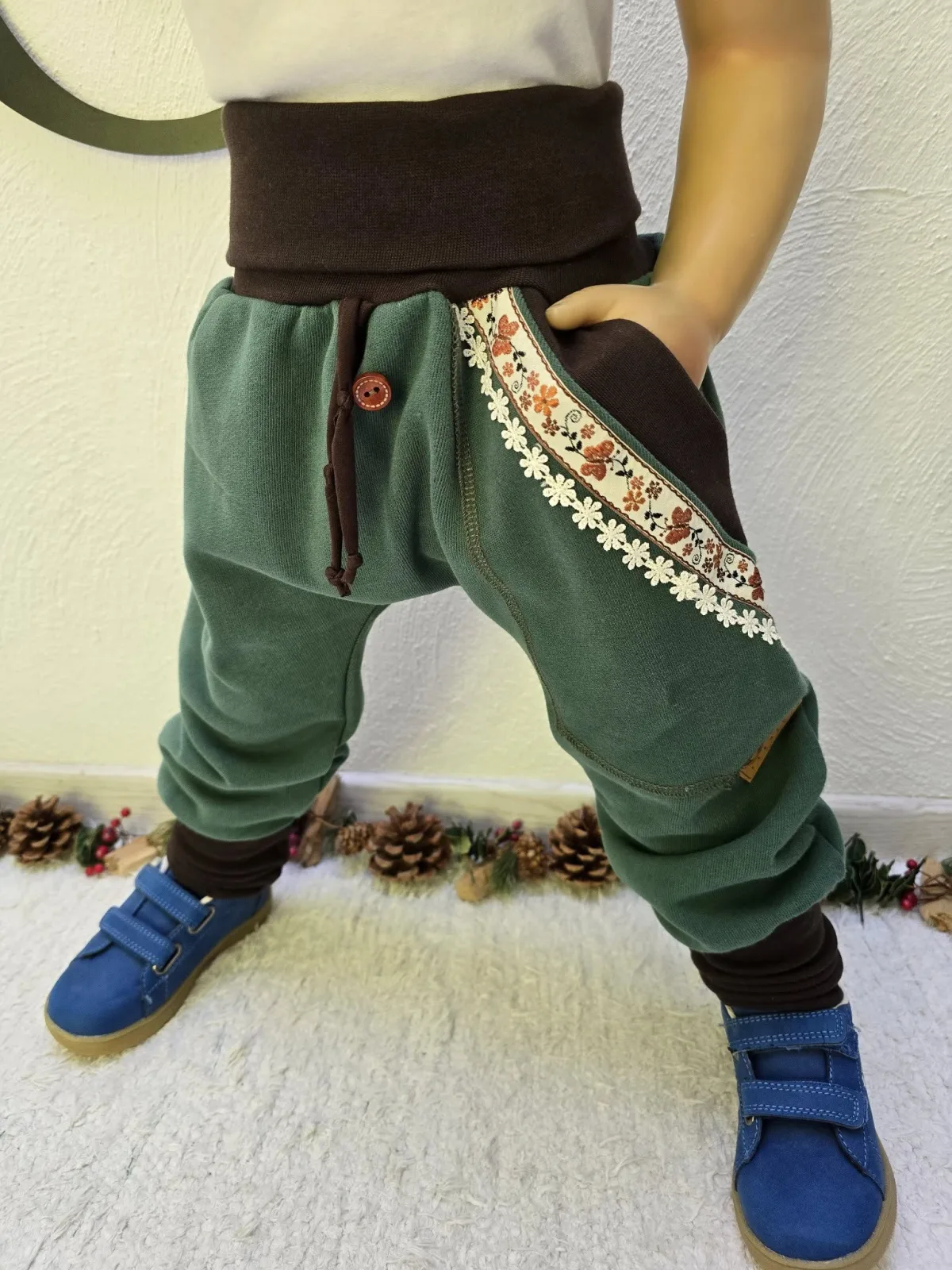 Kinder Pumphose angerautem Wintersweat Gr.98-104 Spitze Schleife – Bild 2
