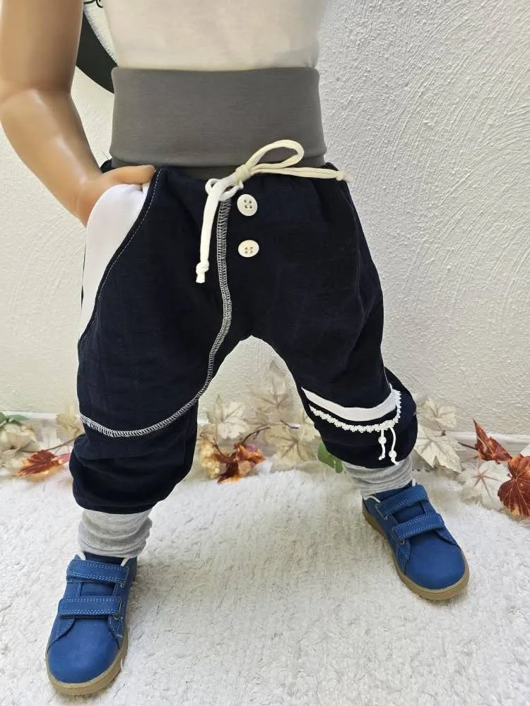 Gesteppte Kinderhose Gr.98/104 mit Spitze – Warme, Winterhose – Bild 2