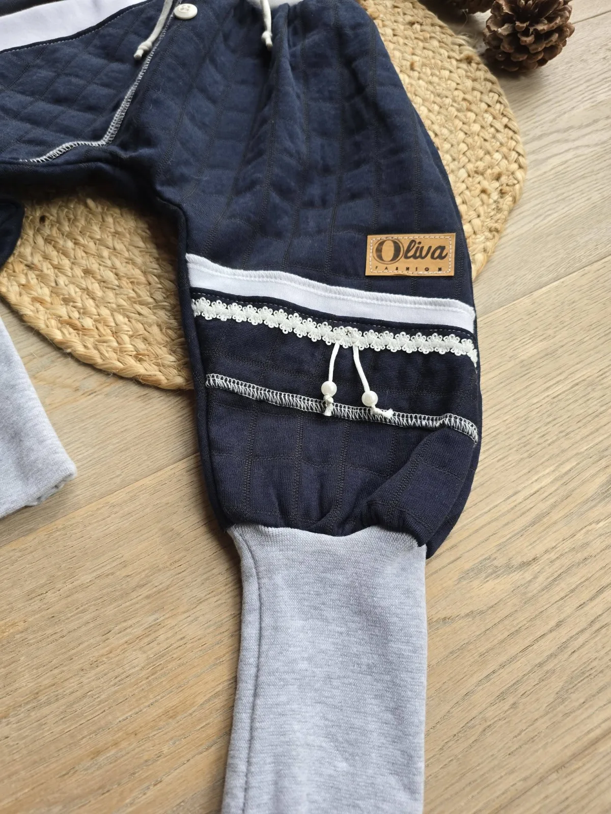 Gesteppte Kinderhose Gr.98/104 mit Spitze – Warme, Winterhose – Bild 4