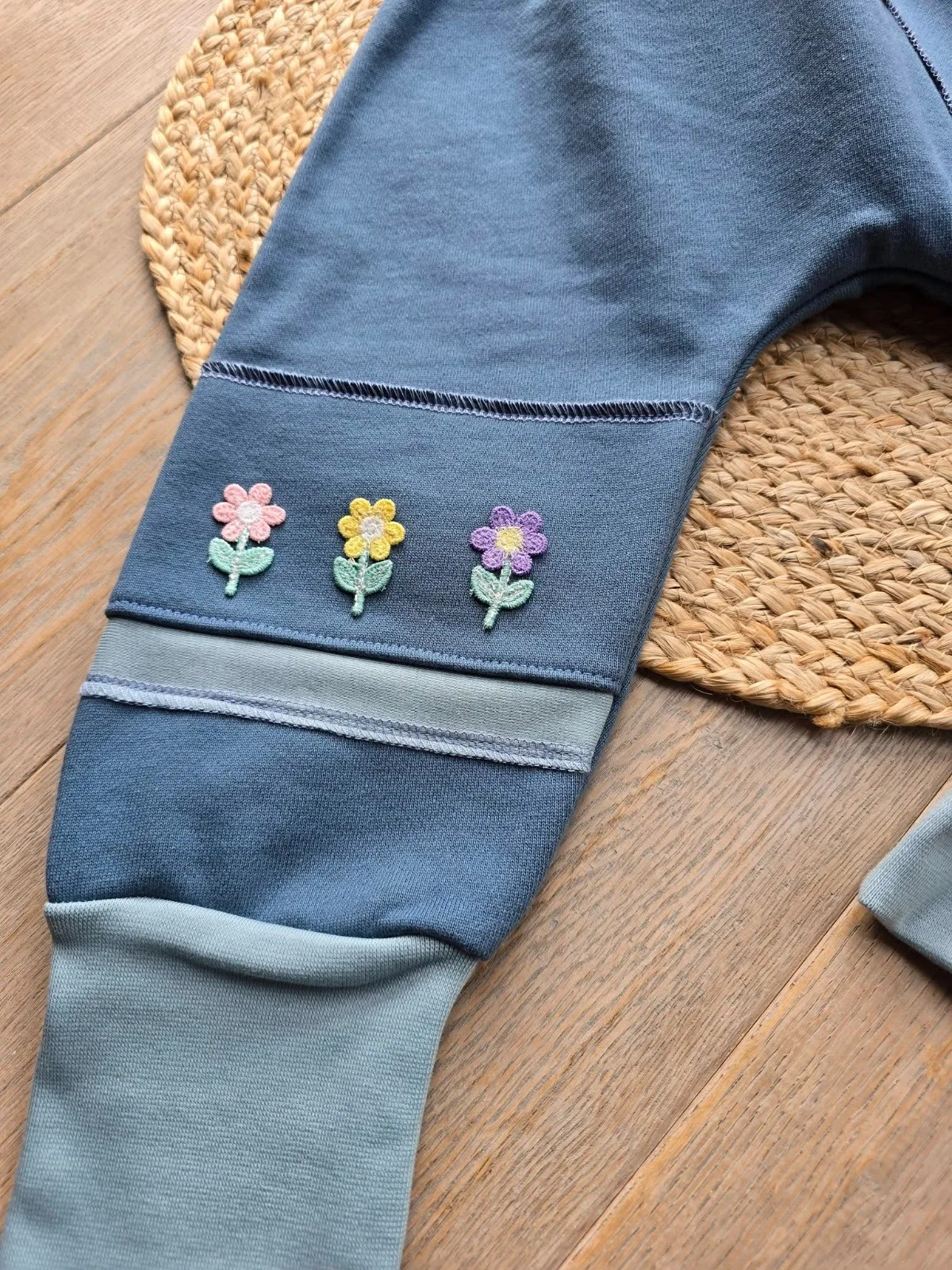 Pumphose angerautem Wintersweat Blumen 98/104 Mädchen Organic – Bild 4