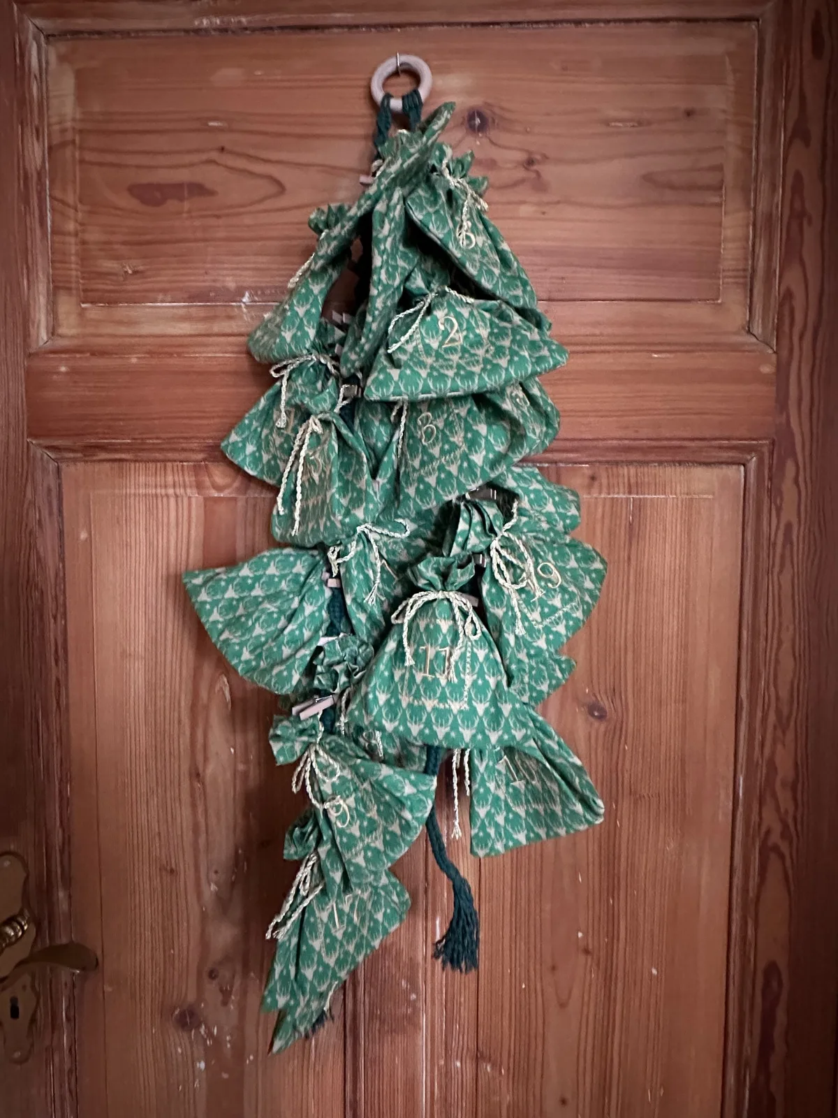 Adventskalendersäckchen zum selbst befüllen in grün/gold
