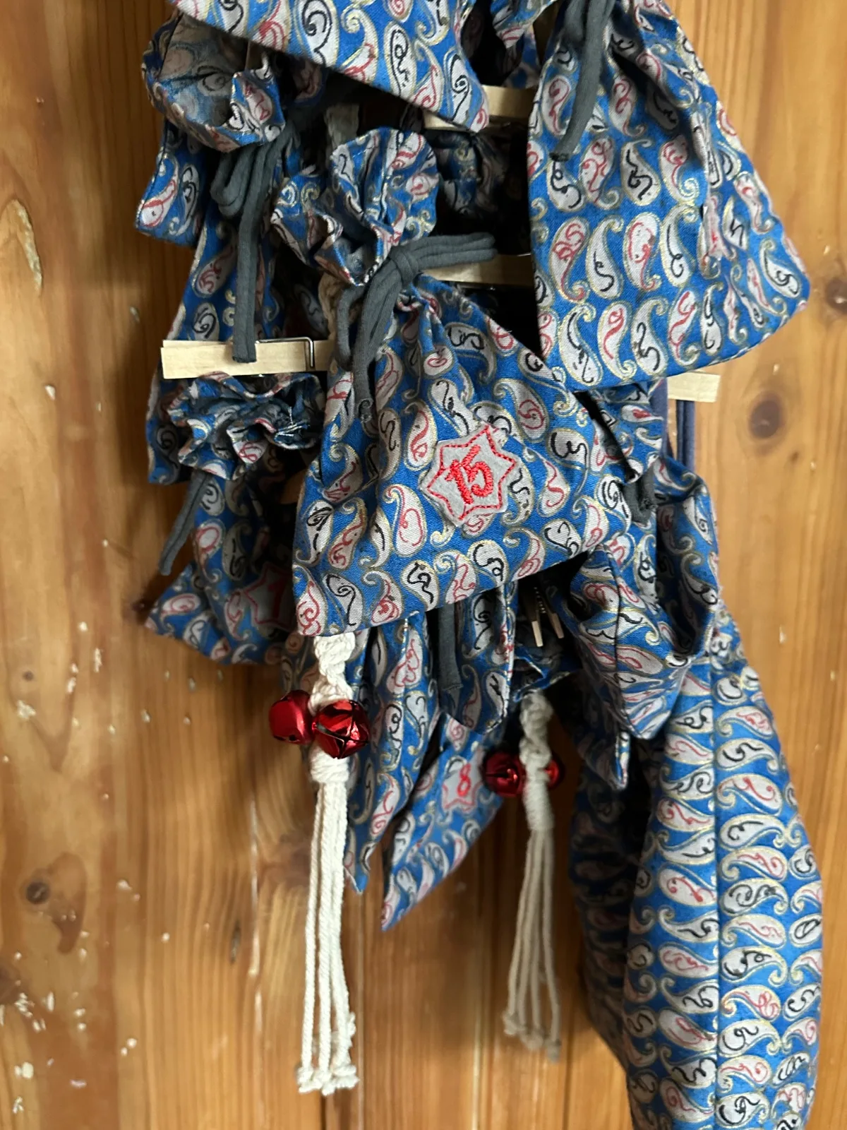 Adventskalendersäckchen zum selber befüllen in blau/rot – Bild 3