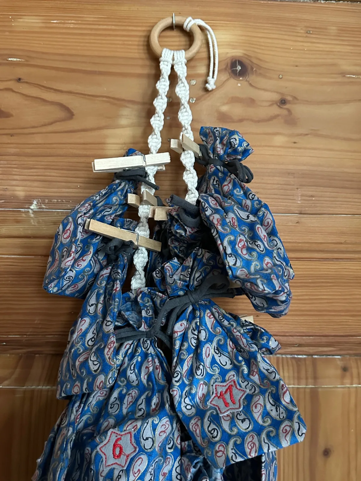 Adventskalendersäckchen zum selber befüllen in blau/rot – Bild 2