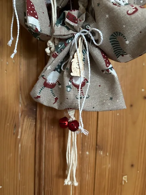 Adventskalendersäckchen zum selbst befüllen in beige – Bild 3