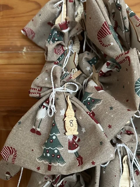 Adventskalendersäckchen zum selbst befüllen in beige – Bild 2