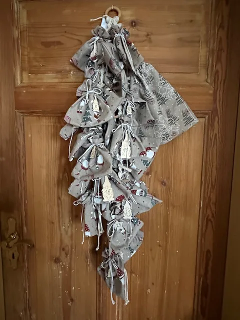 Adventskalendersäckchen zum selbst befüllen in beige