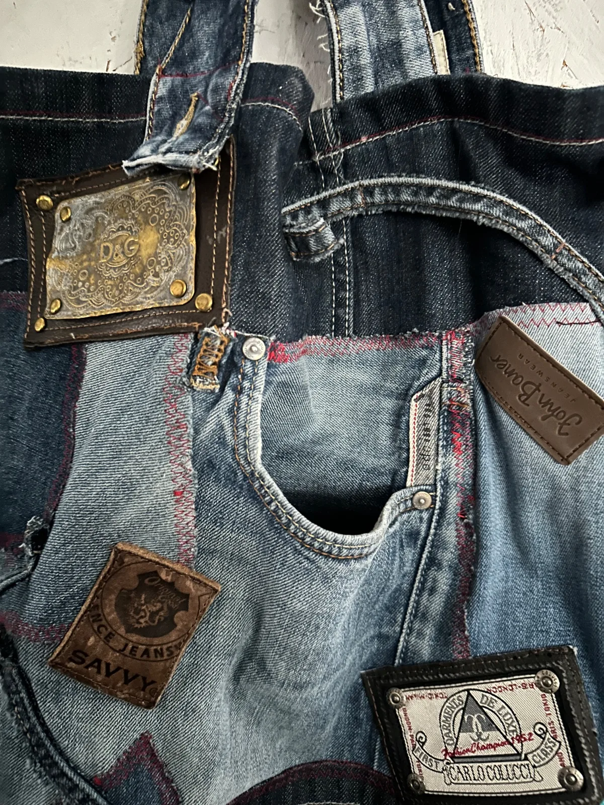 Einkaufstasche aus Jeans, Upcycling Jeanstasche Patchwork mit Henkeln und Labels, Blau – Bild 3