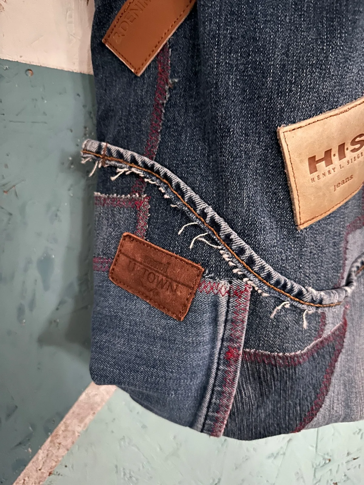 Einkaufstasche aus Jeans, Upcycling Jeanstasche Patchwork mit Henkeln und Labels, Blau – Bild 5