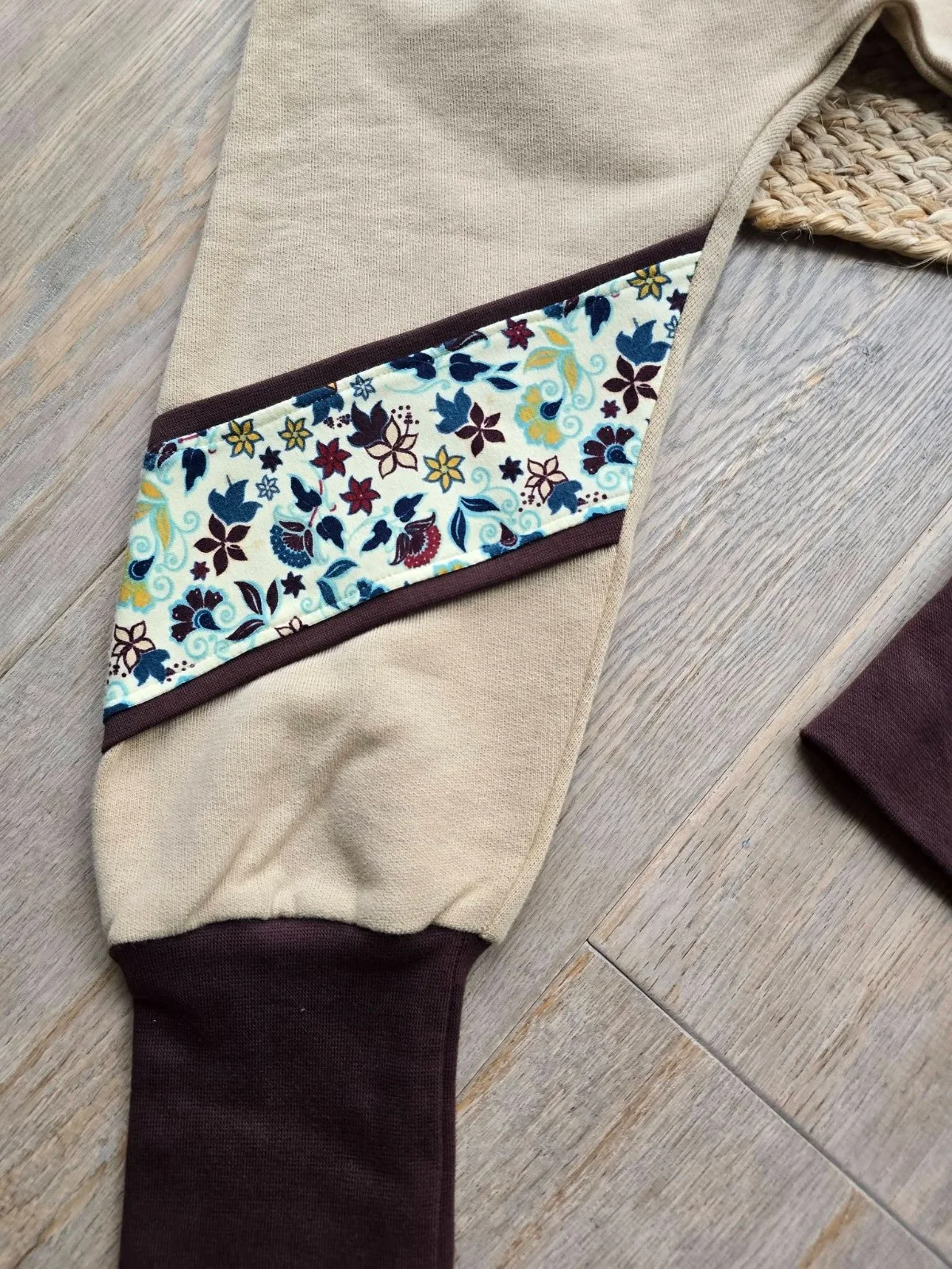 Organic Pumphose Sweat 116/122 Übergang Unikat mit Blumen – Bild 3