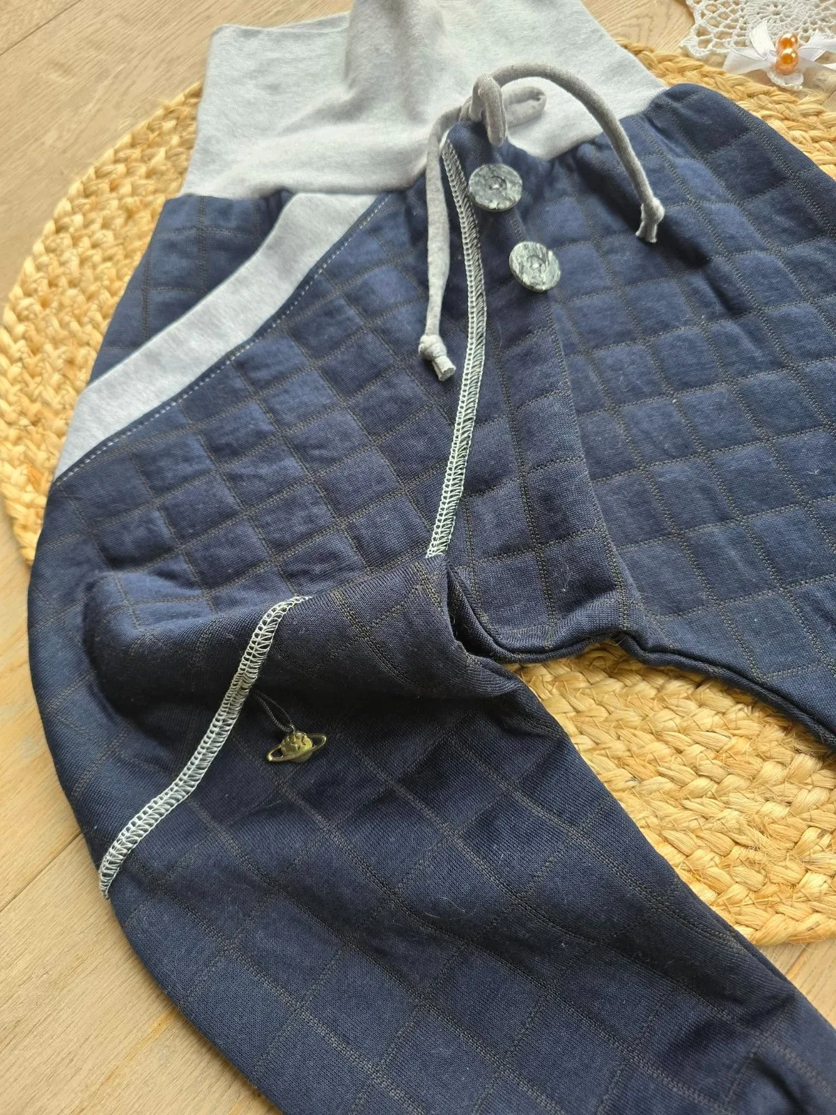 Gesteppte Kinderhose Gr.116/122 Sterne Warme für Herbst & Winter – Bild 2