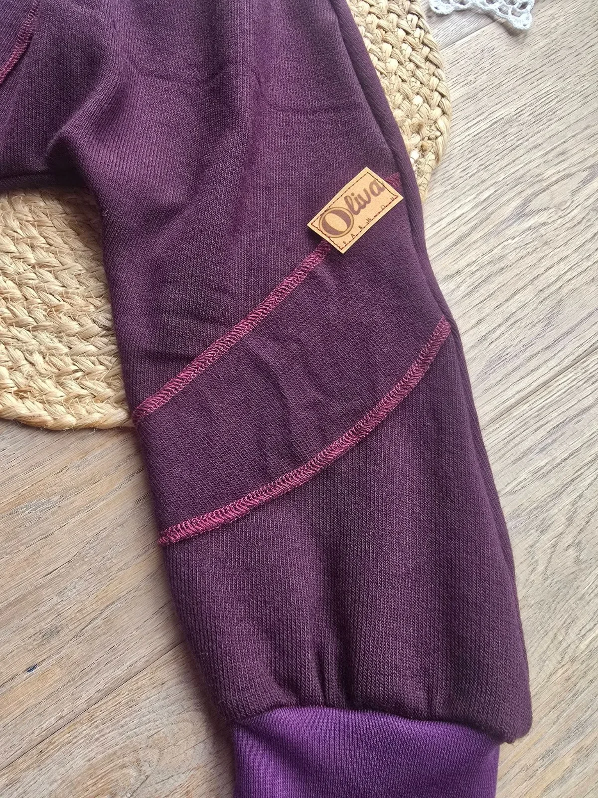 Pumphose aus Strickjersey Beere Blumenspitze Gr.104/110 Mädchen – Bild 5