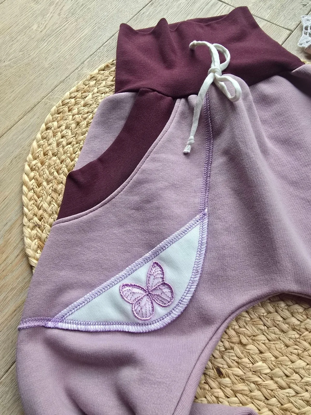 Mädchen Pumphose mit Schmetterling Gr.104/110 Organic dickerem Sweat Übergang – Bild 3