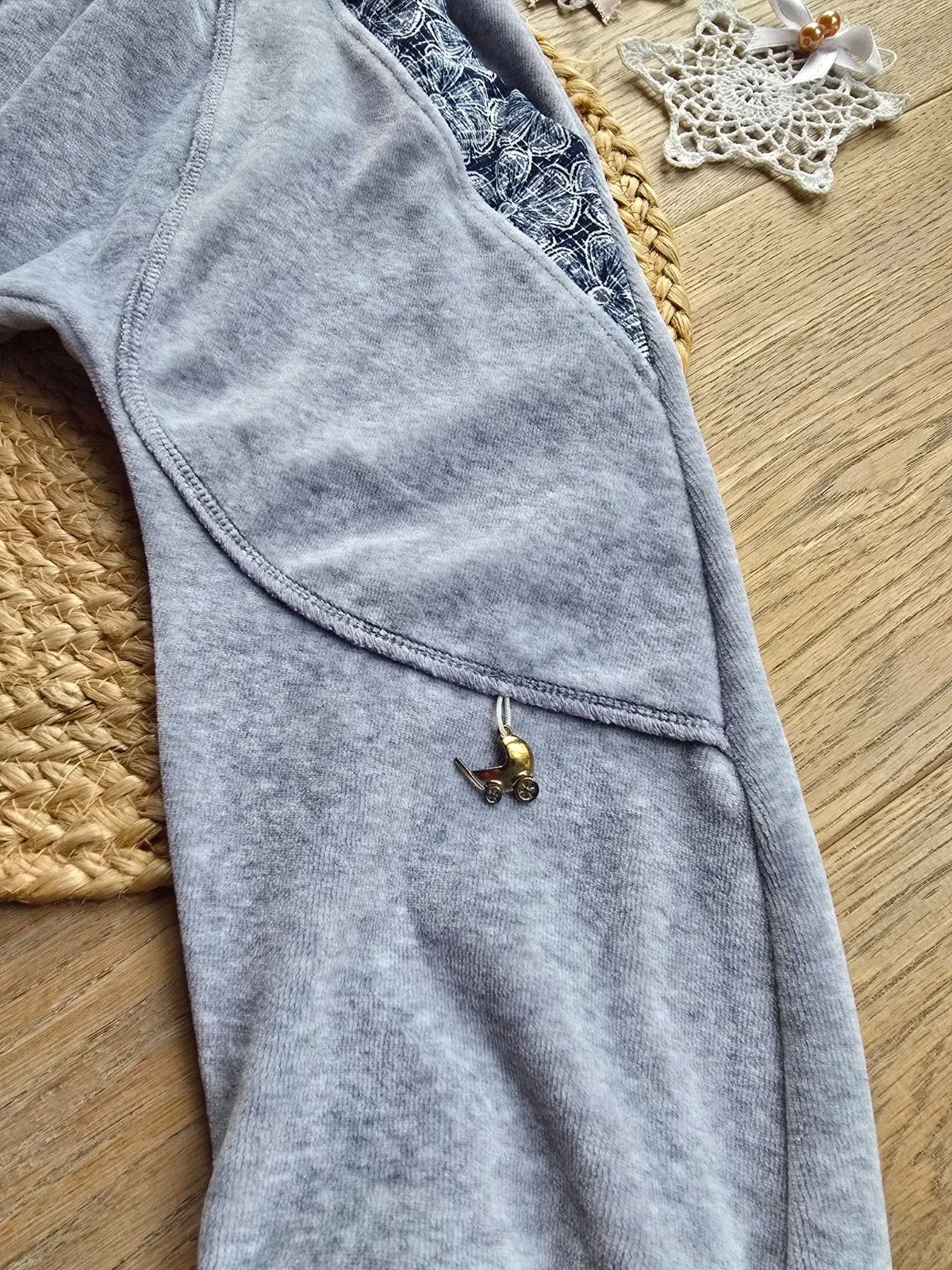 Kuschelige Plüsch Pumphose Gr.104/110 Weich Mädchenhose warm, Blumen – Bild 4