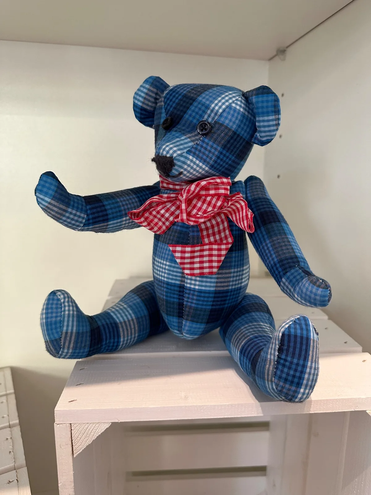 Erinnerungsteddy aus dem Kleidungsstück eines lieben Menschen gefertigt, handgenähter Teddybär aus Stoff, verschiedene Größen 35cm-60cm – Bild 3