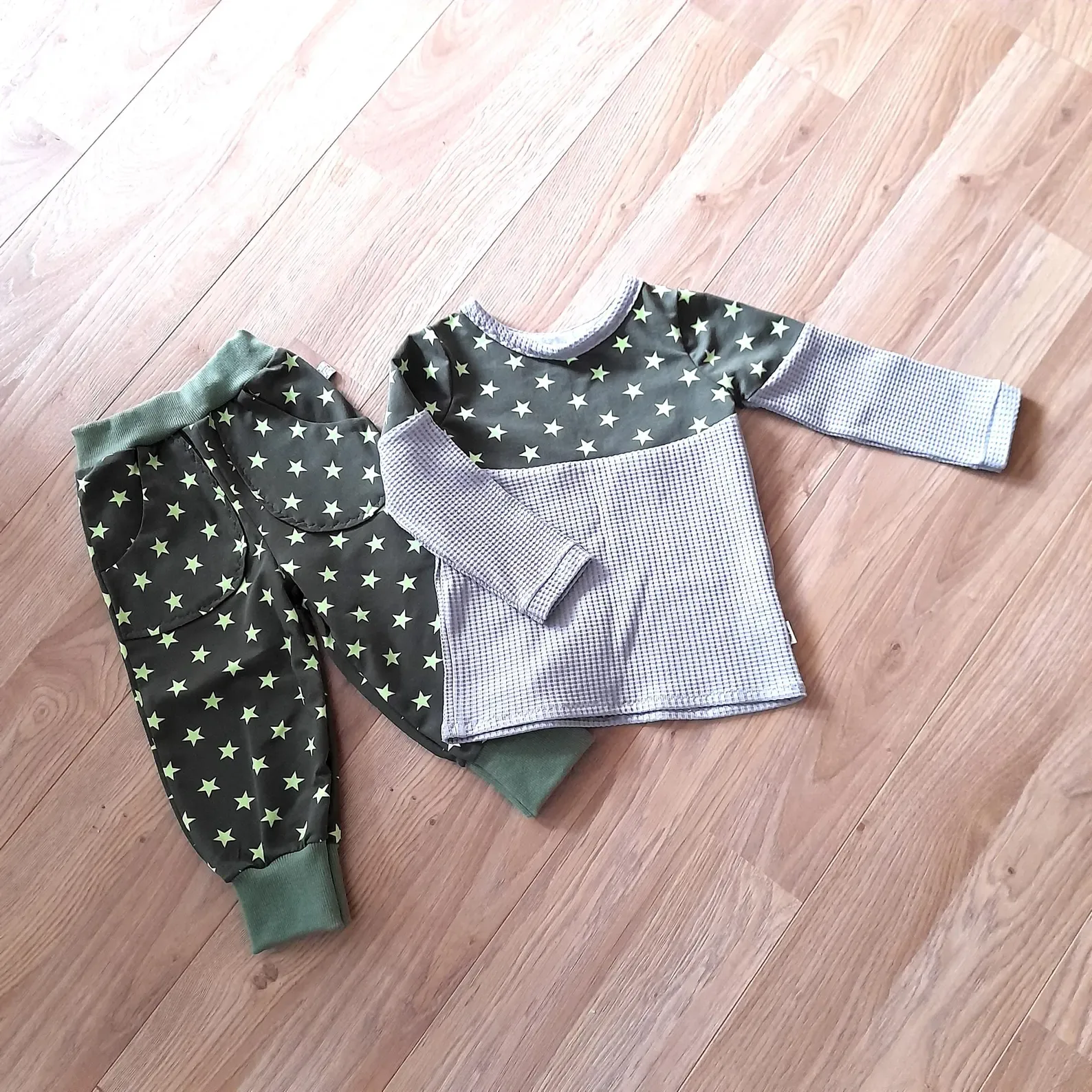Hose und Shirt -Set, Größe 92, Winterset, Geschenk für Enkel